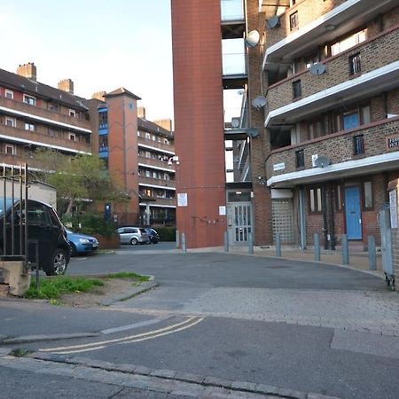 Lovely 4 Bedroom Apartment Close To The City Walking Distance From The Rivere View London Exteriör bild