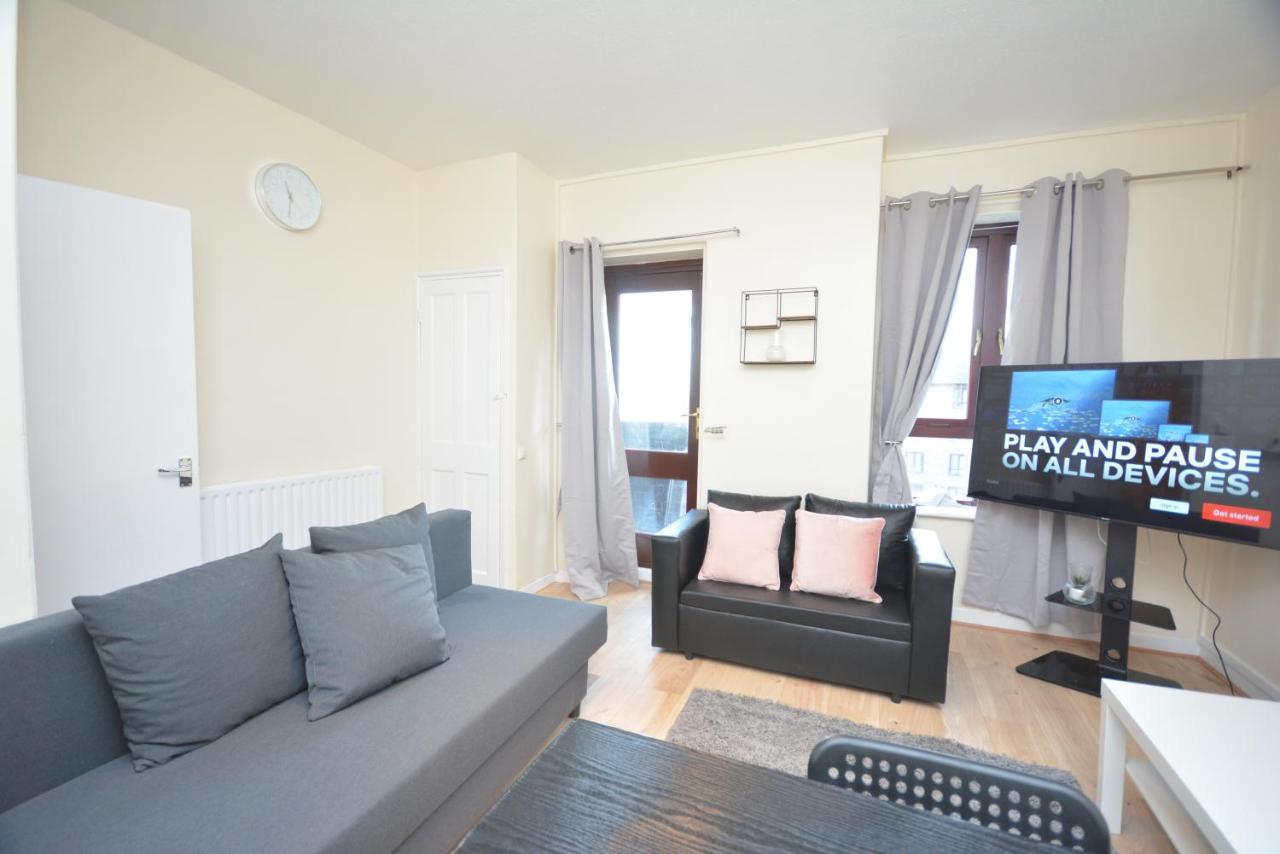 Lovely 4 Bedroom Apartment Close To The City Walking Distance From The Rivere View London Exteriör bild